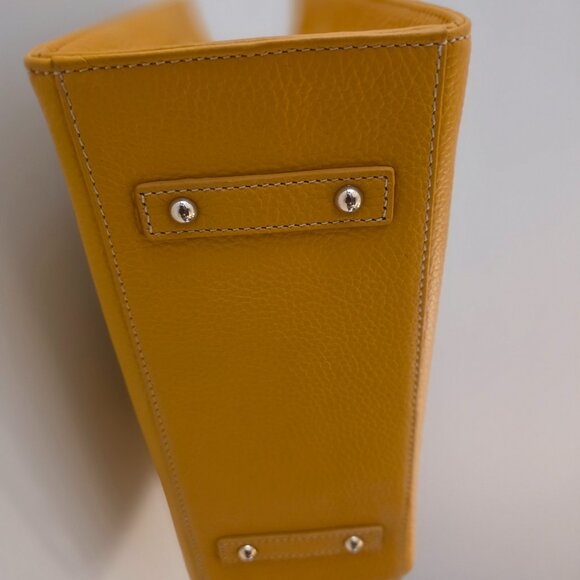 Handbag - Picture 2 of 5